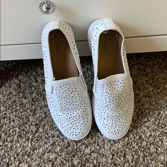 vionic perforated slip on sneaker